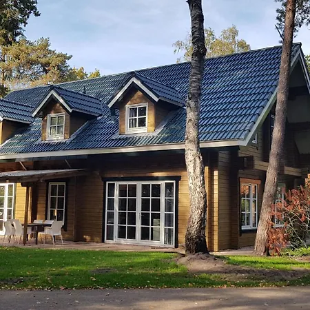 Beautiful House On The Edge Of The Forest בית נופש הונדרלו